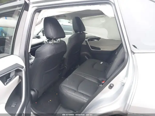 2T3P1RFV3MC247132 2021 TOYOTA RAV 4 - Image 8