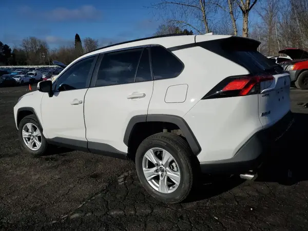 2T3P1RFV3MW211844 2021 TOYOTA RAV 4 - Image 2