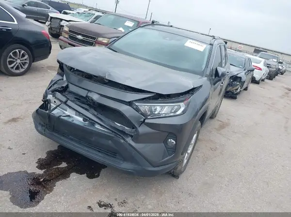 2T3P1RFV3MW221757 2021 TOYOTA RAV 4 - Image 2