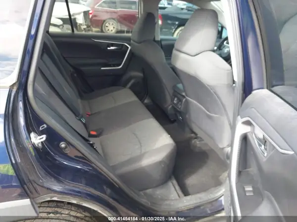 2T3P1RFV3MW226750 2021 TOYOTA RAV 4 - Image 8