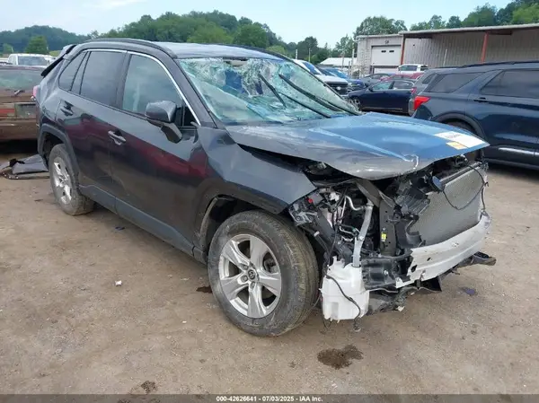 2T3P1RFV3MW238218 2021 TOYOTA RAV 4 - Image 1