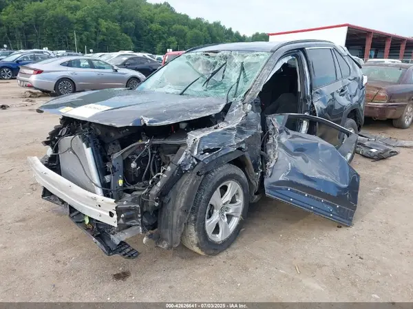 2T3P1RFV3MW238218 2021 TOYOTA RAV 4 - Image 2