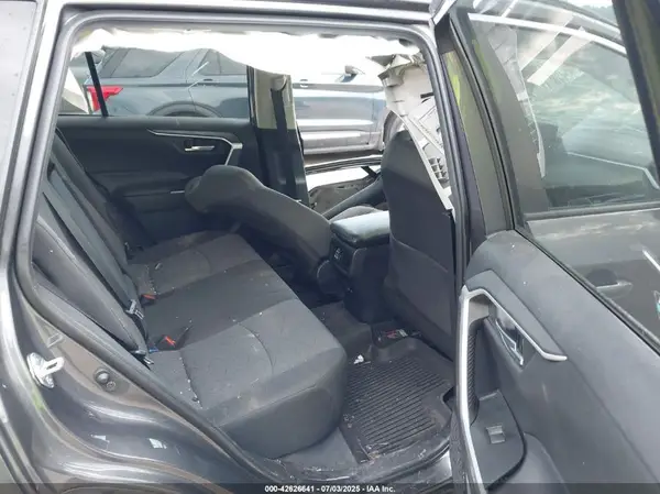 2T3P1RFV3MW238218 2021 TOYOTA RAV 4 - Image 8