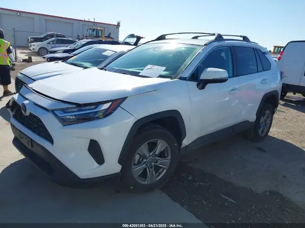 2T3P1RFV3NC286143 2022 TOYOTA RAV 4 - Image 2