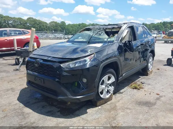 2T3P1RFV4KC018245 2019 TOYOTA RAV 4 - Image 2