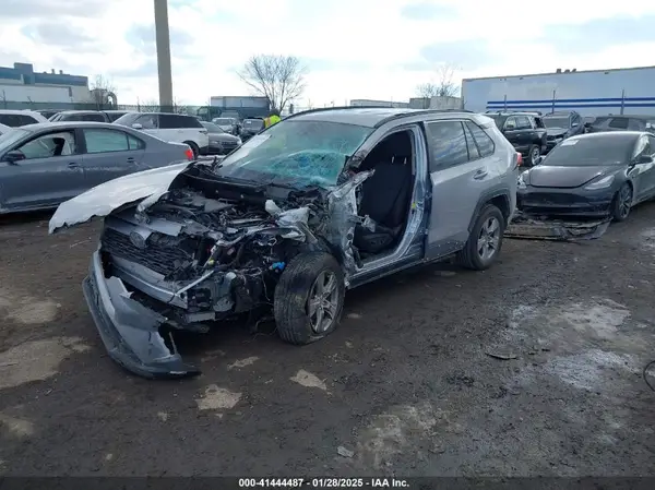 2T3P1RFV4NC286295 2022 TOYOTA RAV 4 - Image 2