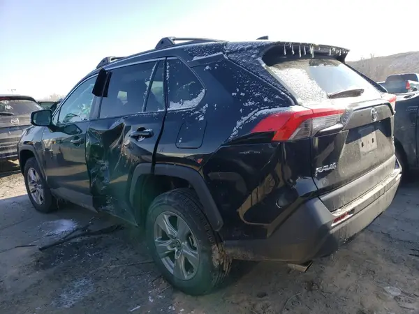 2T3P1RFV4NW289678 2022 TOYOTA RAV 4 - Image 2