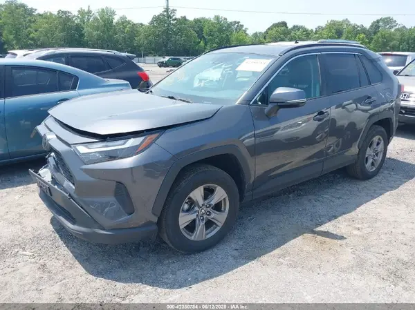 2T3P1RFV4PC390577 2023 TOYOTA RAV 4 - Image 2