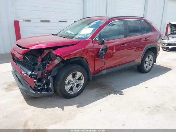 2T3P1RFV4RW487635 2024 TOYOTA RAV 4 - Image 2