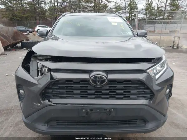 2019 TOYOTA RAV 4 auction photo 6
