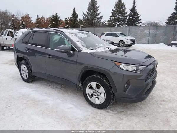 2T3P1RFV5MW157379 2021 TOYOTA RAV 4 - Image 1