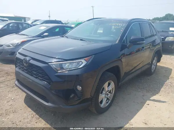 2T3P1RFV5MW157754 2021 TOYOTA RAV 4 - Image 2
