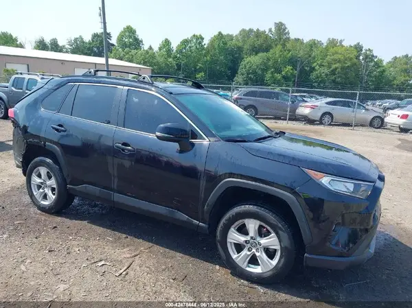 2T3P1RFV6MC210902 2021 TOYOTA RAV 4 - Image 1