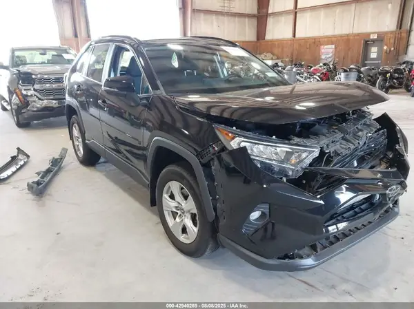 2T3P1RFV6MC214724 2021 TOYOTA RAV 4 - Image 1