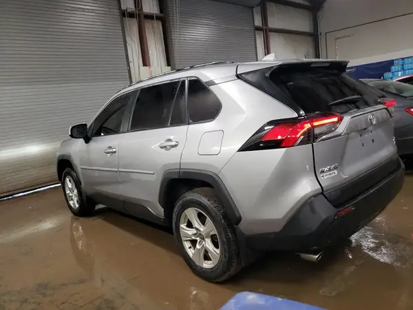 2T3P1RFV6MC215890 2021 TOYOTA RAV 4 - Image 2