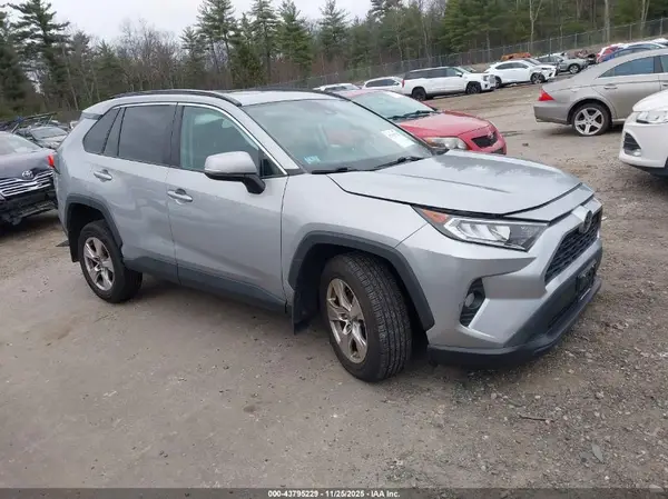 2T3P1RFV6MW209473 2021 TOYOTA RAV 4 - Image 1