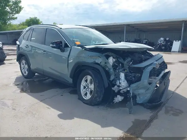 2T3P1RFV6MW216410 2021 TOYOTA RAV 4 - Image 1