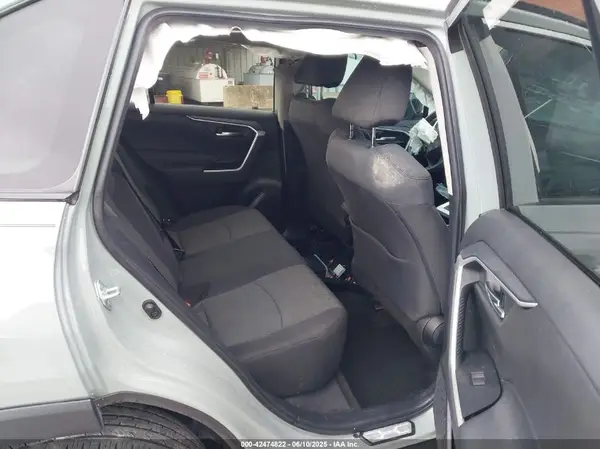 2T3P1RFV6MW216410 2021 TOYOTA RAV 4 - Image 8