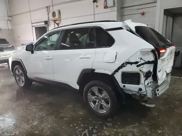 2T3P1RFV6NW264152 2022 TOYOTA RAV 4 - Image 2