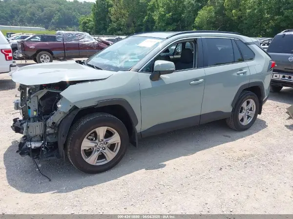 2T3P1RFV6PW372449 2023 TOYOTA RAV 4 - Image 2