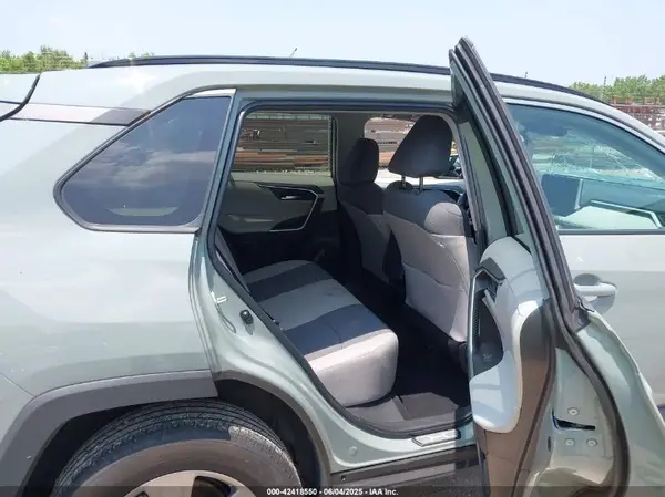 2T3P1RFV6PW372449 2023 TOYOTA RAV 4 - Image 8