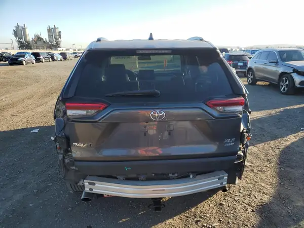 2019 TOYOTA RAV 4 auction photo 6