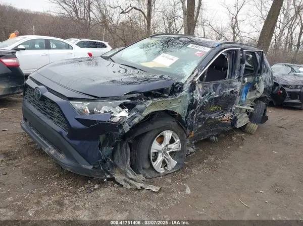 2T3P1RFV7KW054266 2019 TOYOTA RAV 4 - Image 2