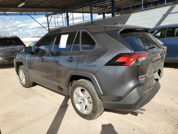 2T3P1RFV7MC216045 2021 TOYOTA RAV 4 - Image 2