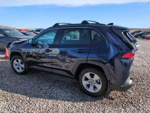 2T3P1RFV7MW165421 2021 TOYOTA RAV 4 - Image 2