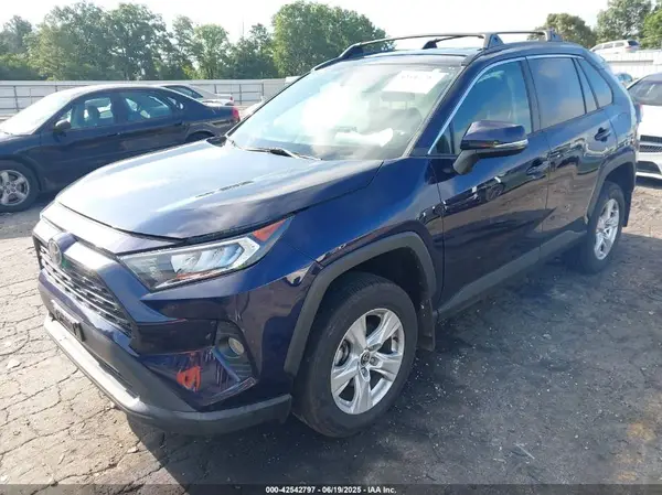 2T3P1RFV7MW217081 2021 TOYOTA RAV 4 - Image 2