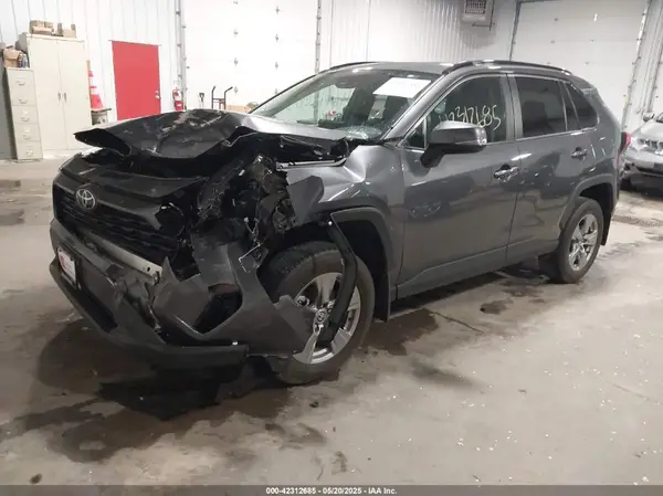 2T3P1RFV7NC262749 2022 TOYOTA RAV 4 - Image 2