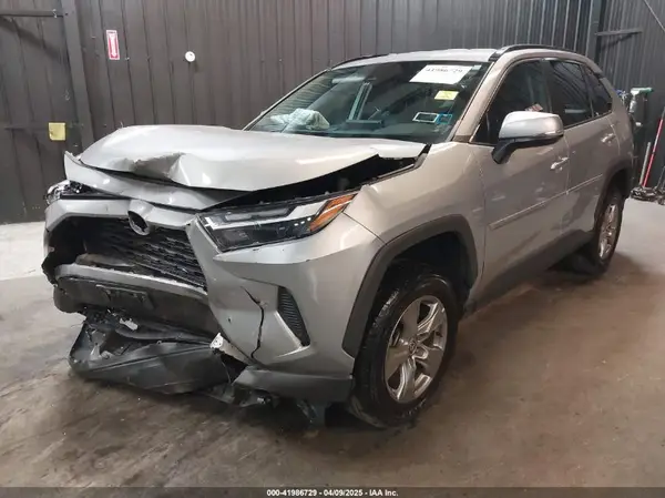 2T3P1RFV7NW271885 2022 TOYOTA RAV 4 - Image 2