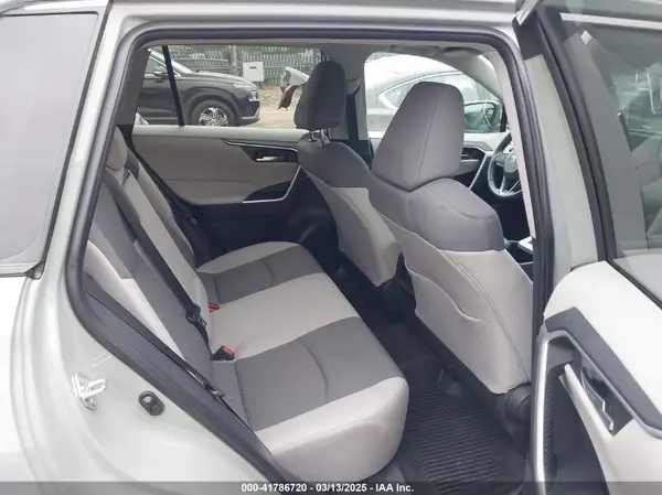 2T3P1RFV7NW294423 2022 TOYOTA RAV 4 - Image 8