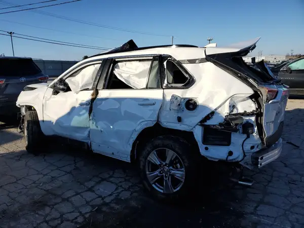 2T3P1RFV7RW412928 2024 TOYOTA RAV 4 - Image 2