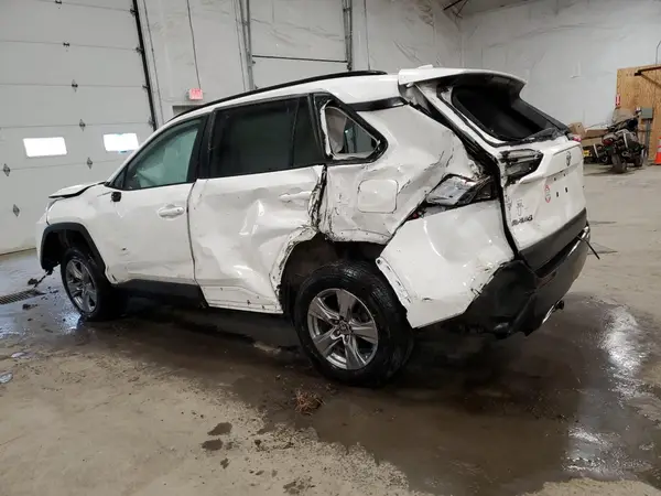 2T3P1RFV7RW413268 2024 TOYOTA RAV 4 - Image 2