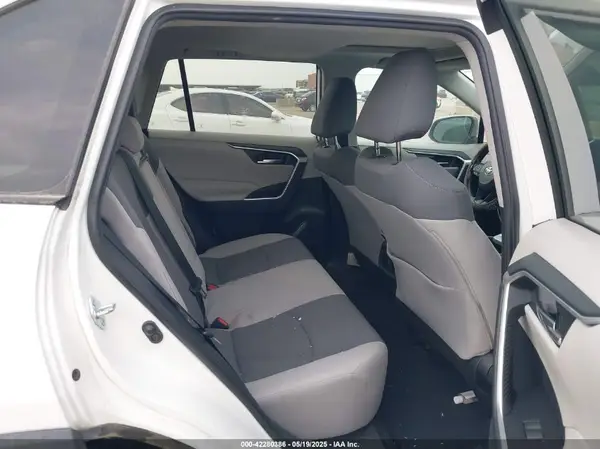2T3P1RFV8KW040053 2019 TOYOTA RAV 4 - Image 8