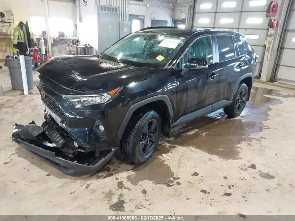 2T3P1RFV8KW070475 2019 TOYOTA RAV 4 - Image 2