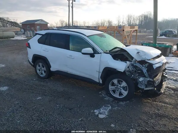 2T3P1RFV8MC182424 2021 TOYOTA RAV 4 - Image 1