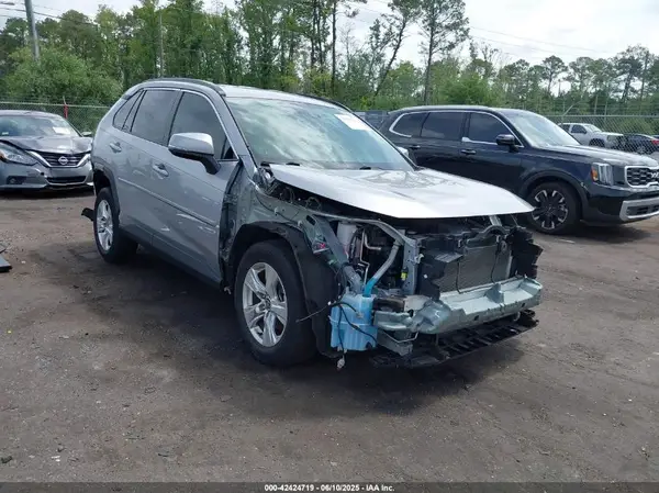 2T3P1RFV8MC242220 2021 TOYOTA RAV 4 - Image 1