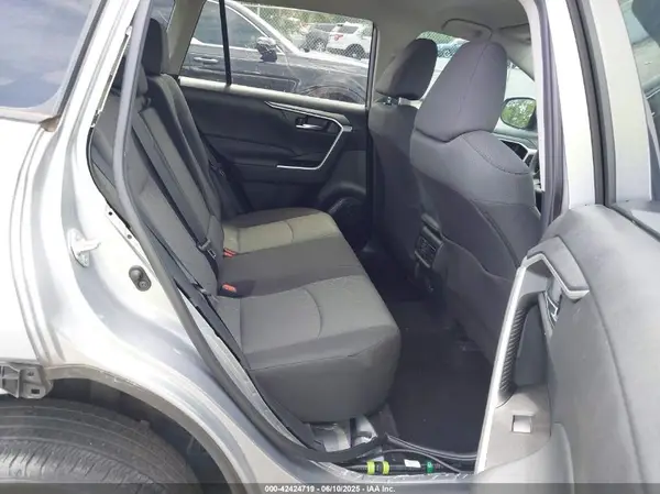 2T3P1RFV8MC242220 2021 TOYOTA RAV 4 - Image 8