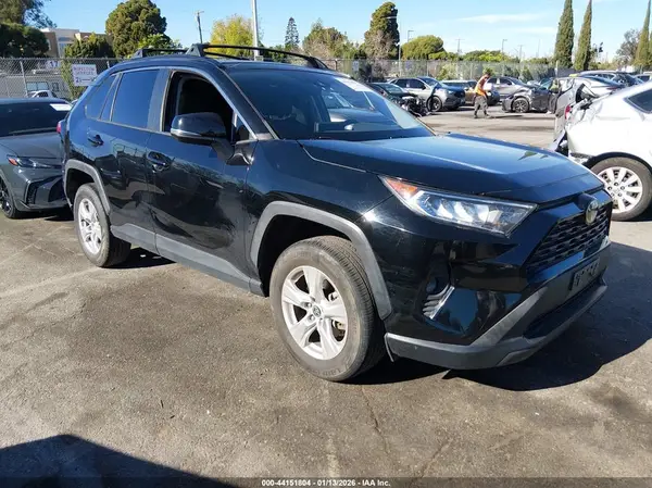 2T3P1RFV8MW211225 2021 TOYOTA RAV 4 - Image 1