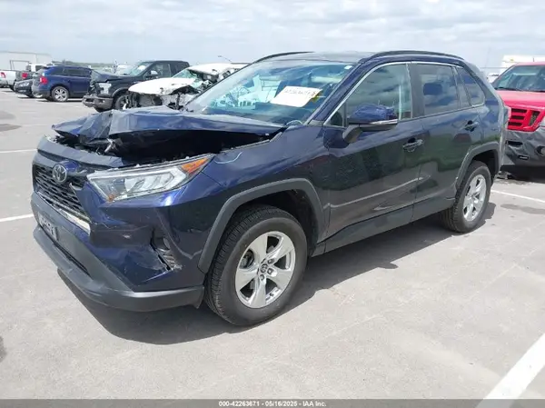 2T3P1RFV8MW237310 2021 TOYOTA RAV 4 - Image 2