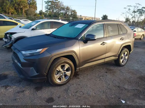 2T3P1RFV8NC257978 2022 TOYOTA RAV 4 - Image 2