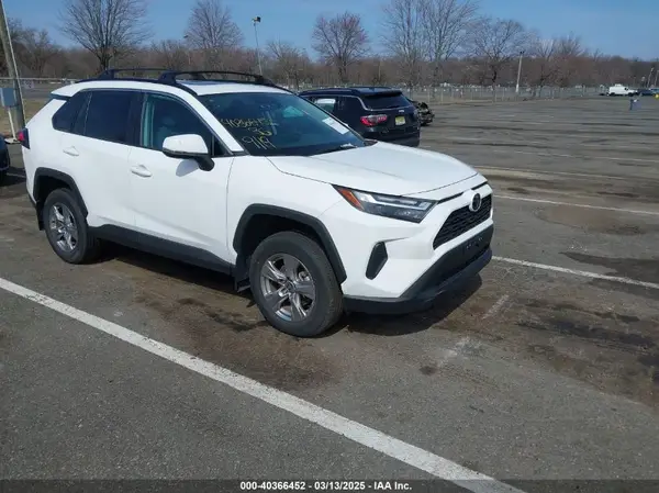 2T3P1RFV8NC310257 2022 TOYOTA RAV 4 - Image 1
