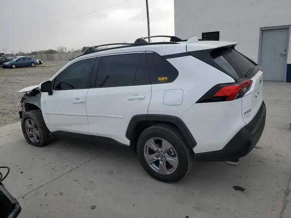 2T3P1RFV8NC322585 2022 TOYOTA RAV 4 - Image 2