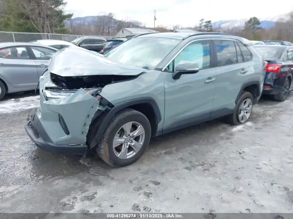2T3P1RFV8NW272995 2022 TOYOTA RAV 4 - Image 2