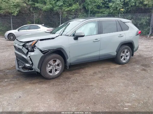 2T3P1RFV8PW335712 2023 TOYOTA RAV 4 - Image 2