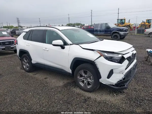2T3P1RFV8PW345799 2023 TOYOTA RAV 4 - Image 1