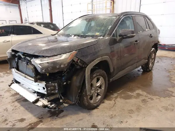 2T3P1RFV8PW349044 2023 TOYOTA RAV 4 - Image 2