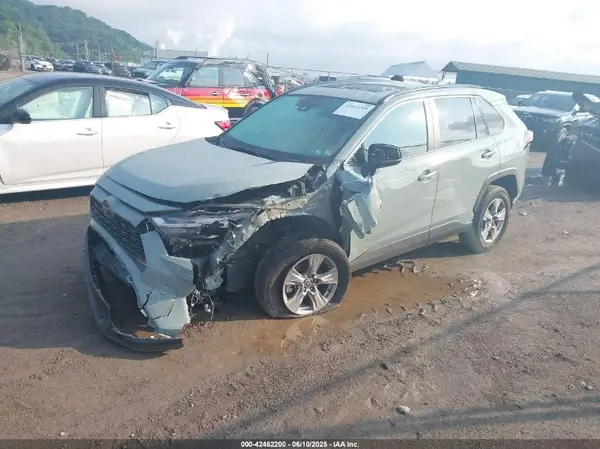 2T3P1RFV8PW353465 2023 TOYOTA RAV 4 - Image 2
